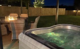 Wisteria Barn Hot Tub Holidays In The Cotswolds